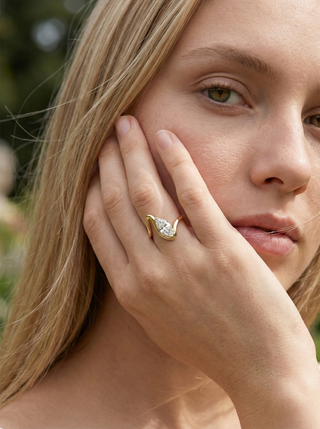 Marquise Wave Diamond Ring in Solid 18K Gold